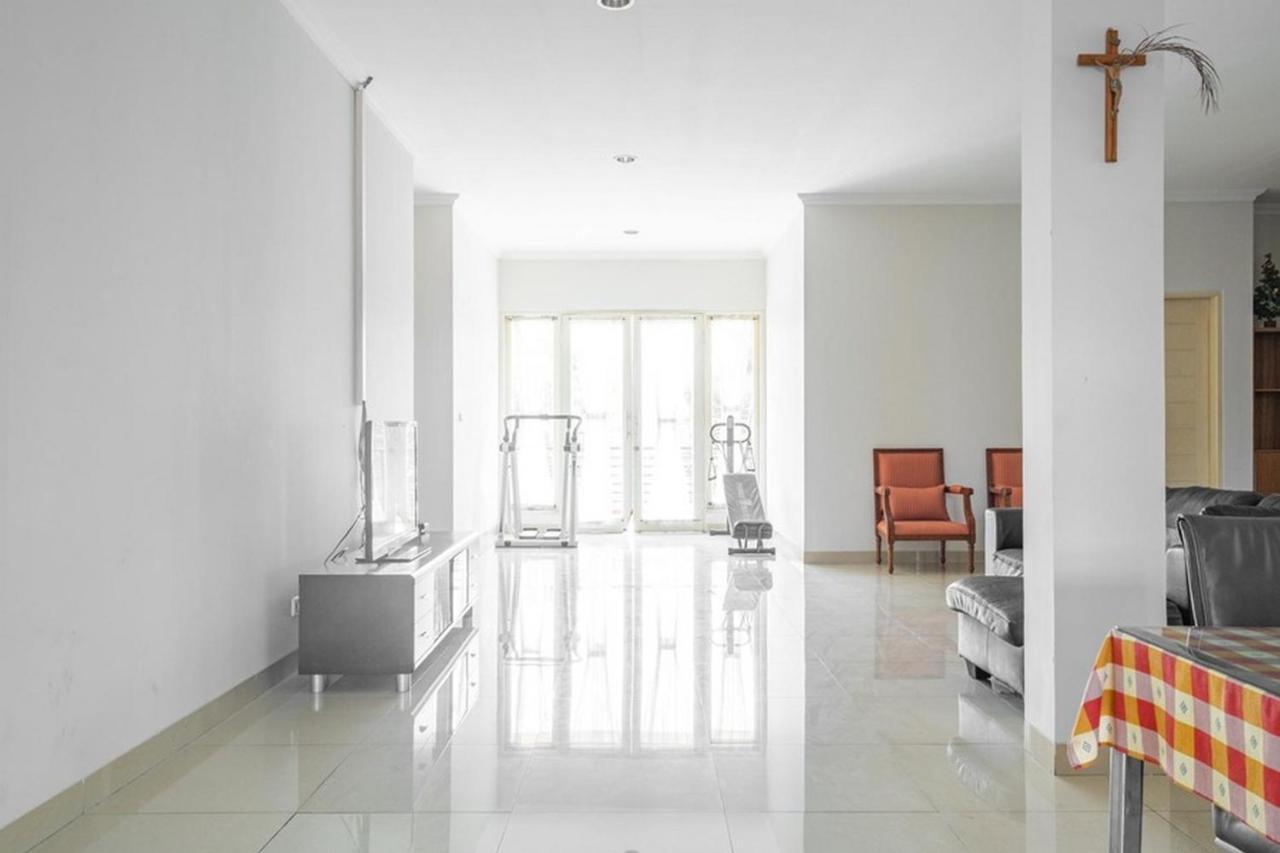 Hotel Reddoorz Near Siloam Karawaci 3 à Tangerang Extérieur photo