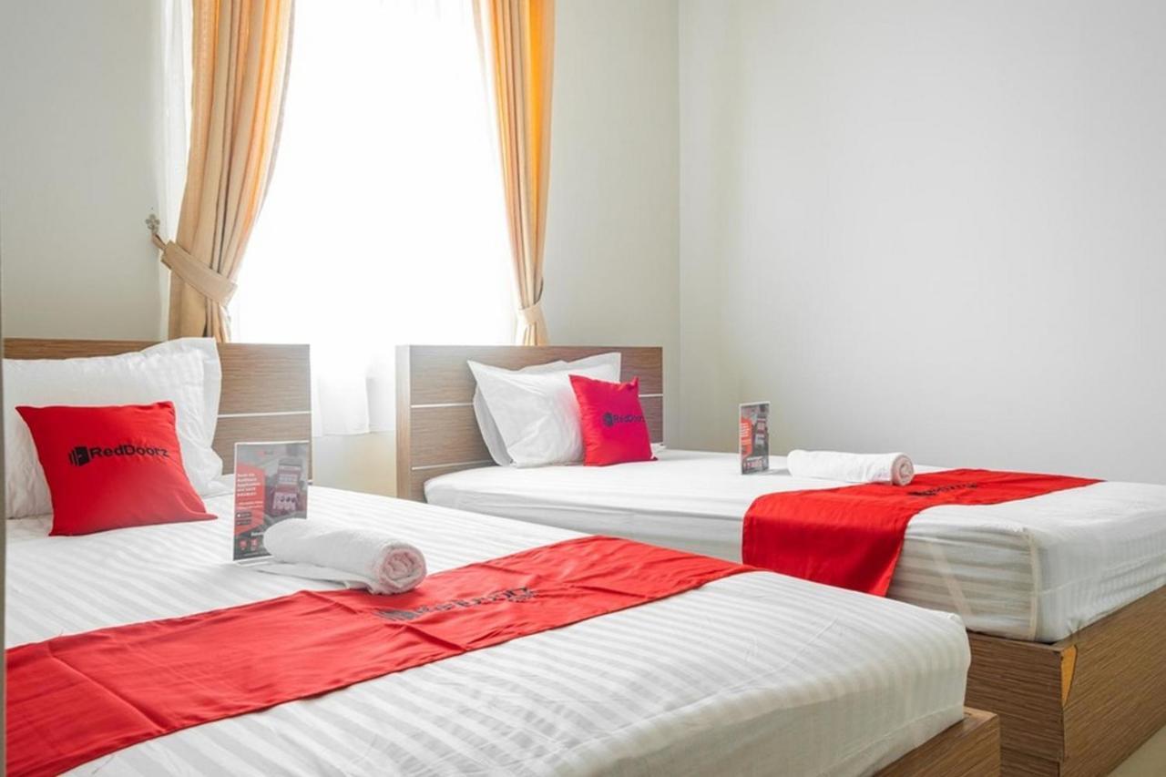 Hotel Reddoorz Near Siloam Karawaci 3 à Tangerang Extérieur photo