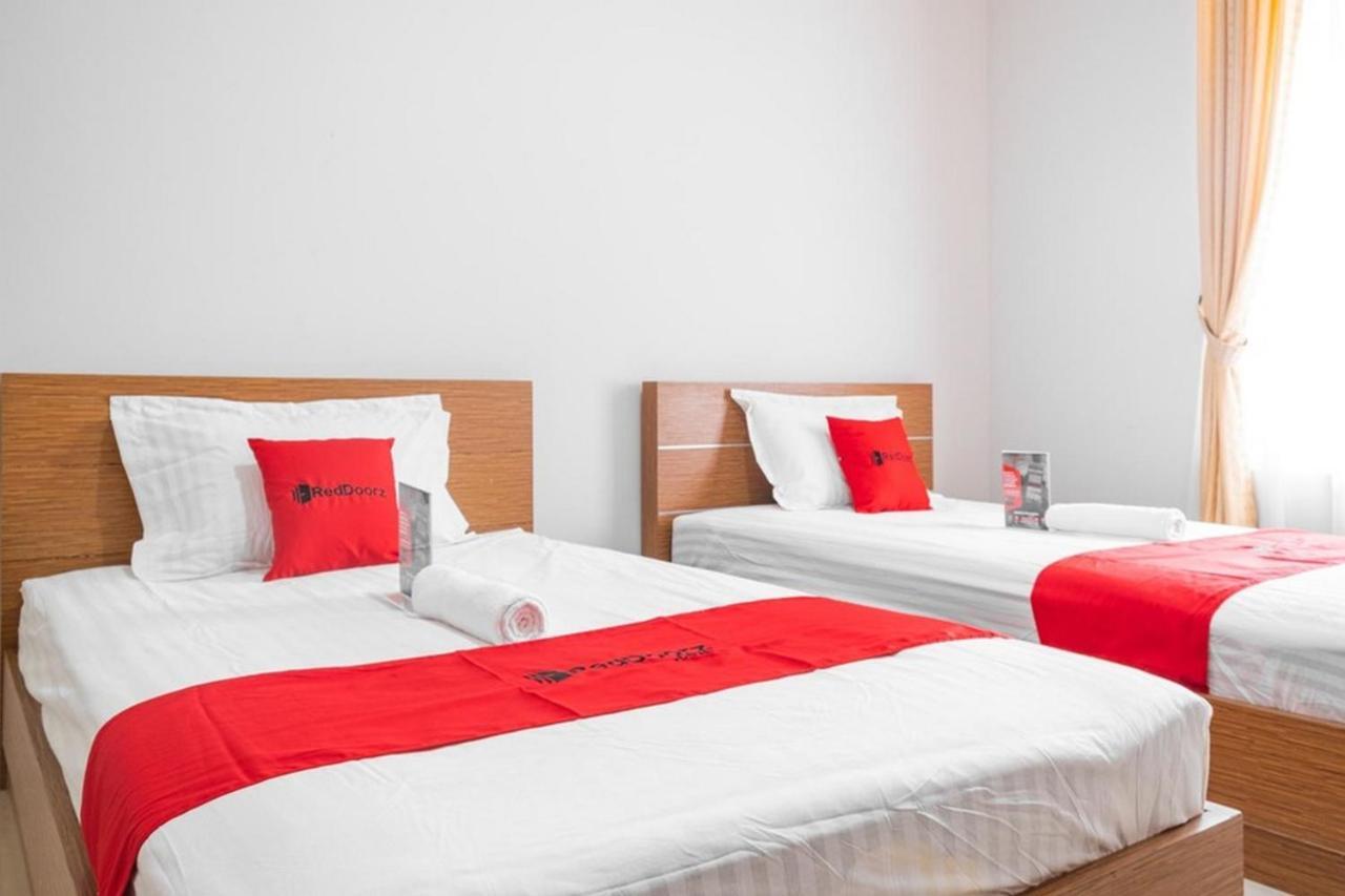 Hotel Reddoorz Near Siloam Karawaci 3 à Tangerang Extérieur photo