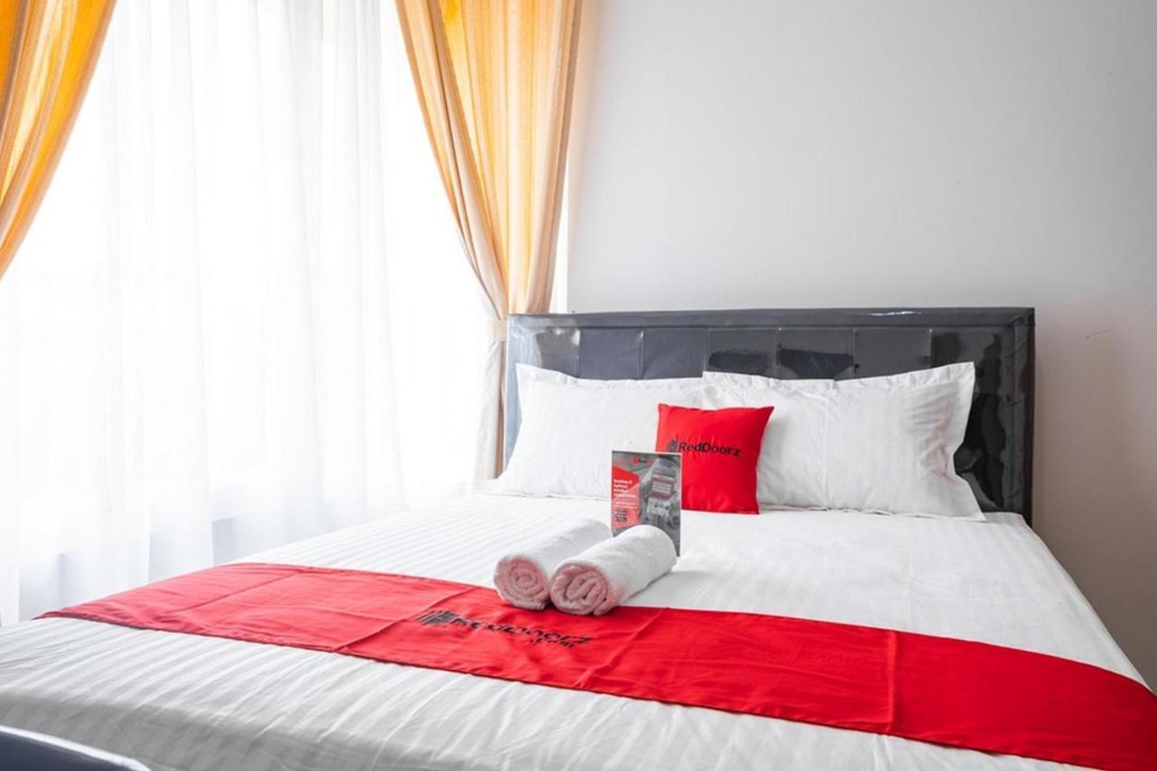Hotel Reddoorz Near Siloam Karawaci 3 à Tangerang Extérieur photo