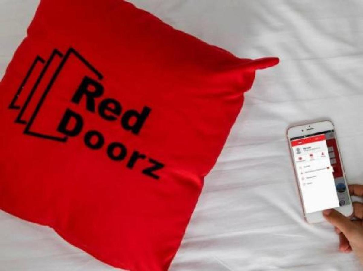 Hotel Reddoorz Near Siloam Karawaci 3 à Tangerang Extérieur photo